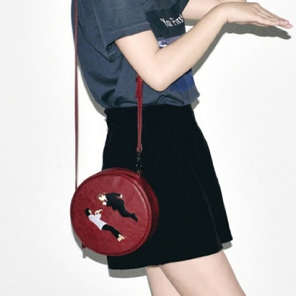 Pulp Fiction Dance round crossbody bag